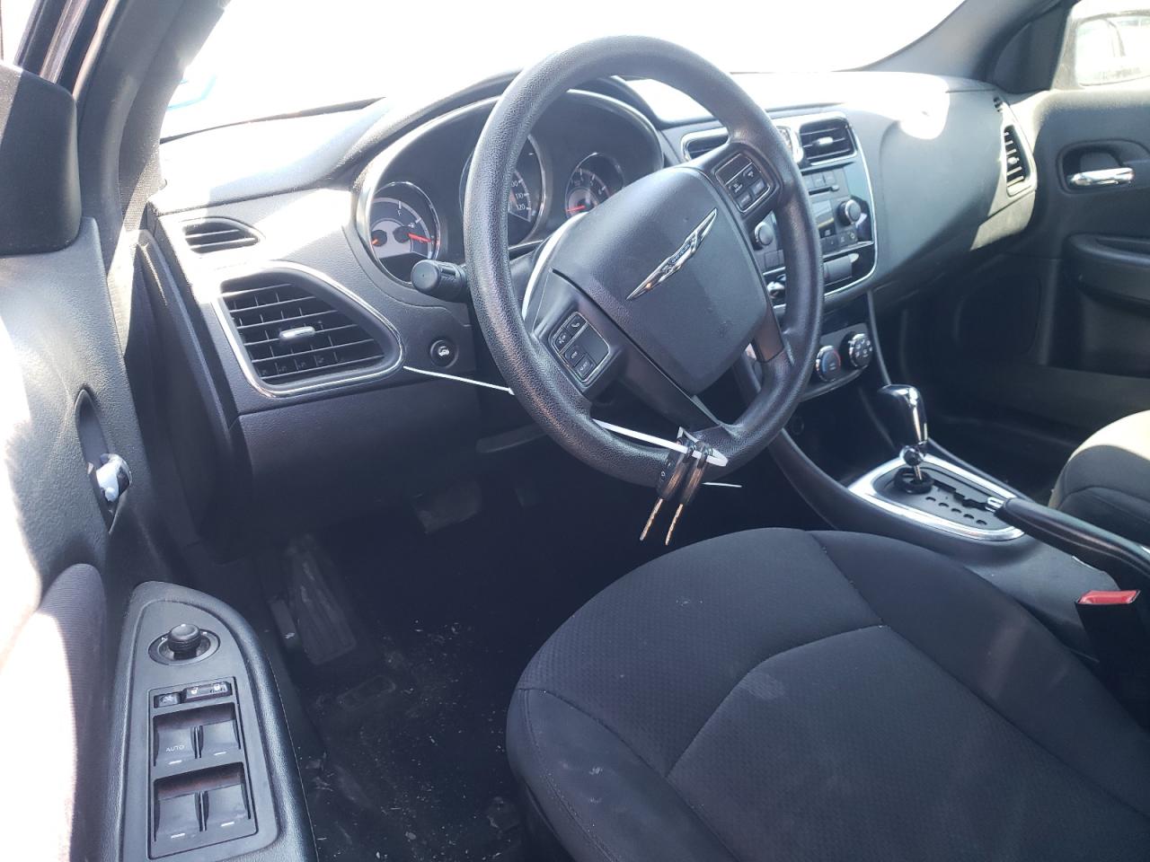 Photo 9 from auction – 2012 CHRYSLER 200 LX with VIN 1C3CCBABXCN305081