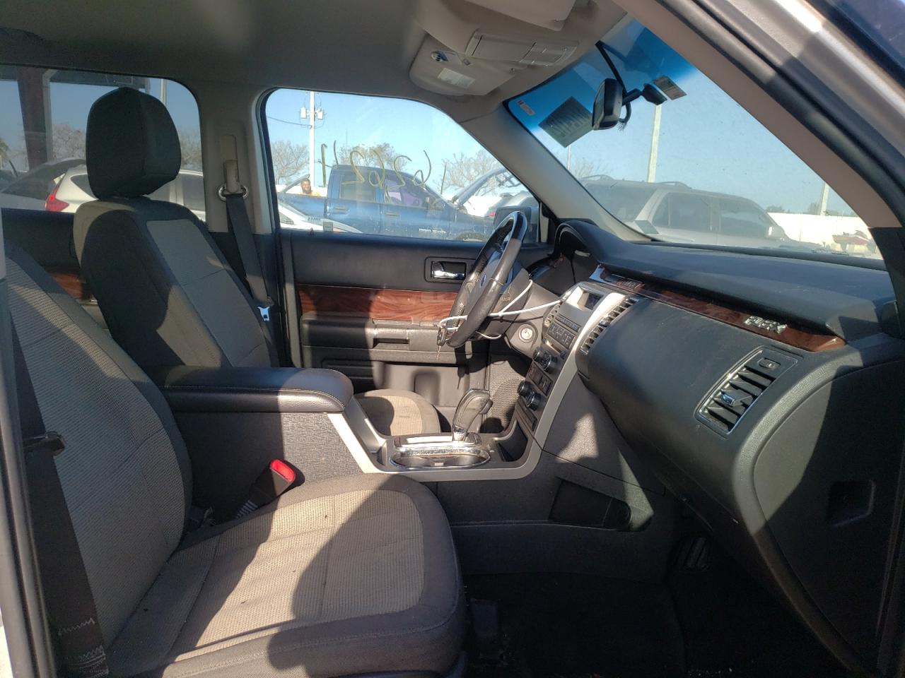 Photo 5 from auction – 2010 FORD FLEX SEL with VIN 2FMGK5CC0ABA66359