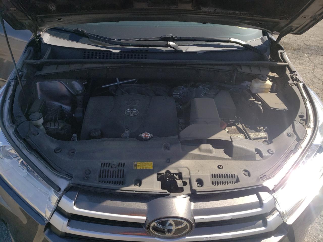 Photo 7 from auction – 2019 TOYOTA HIGHLANDER with VIN 5TDZZRFH2KS328860