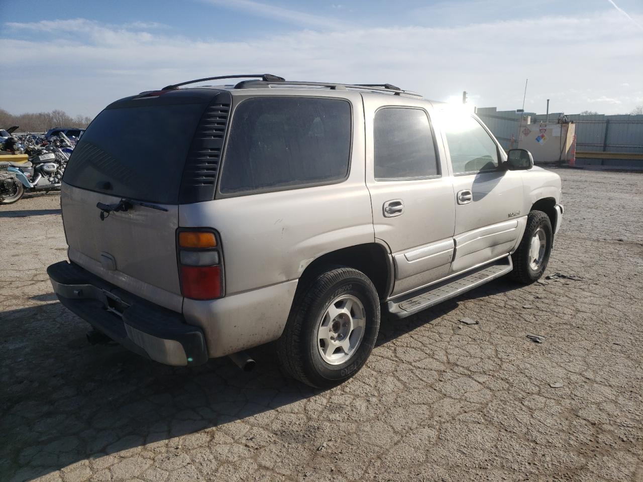 Photo 9 from auction – 2006 GMC YUKON with VIN 1GKEC13T16R104501