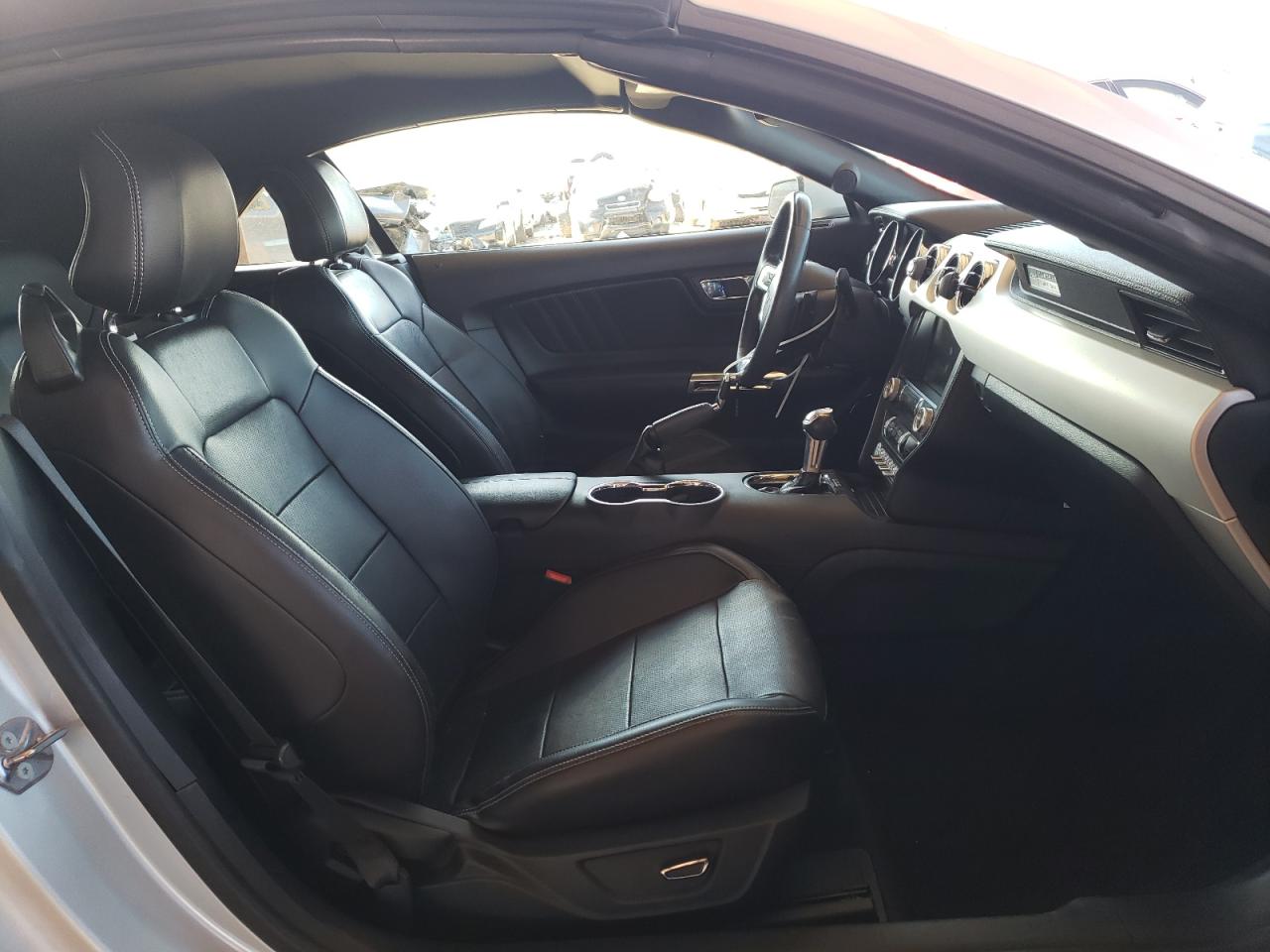 Photo 5 from auction – 2015 FORD MUSTANG with VIN 1FATP8UH9F5365608