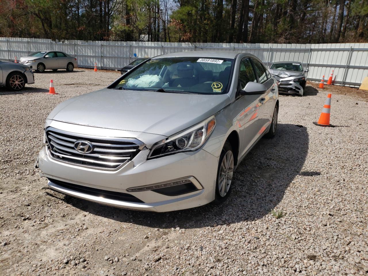 Photo 2 from auction – 2015 HYUNDAI SONATA with VIN 5NPE24AF5FH221244