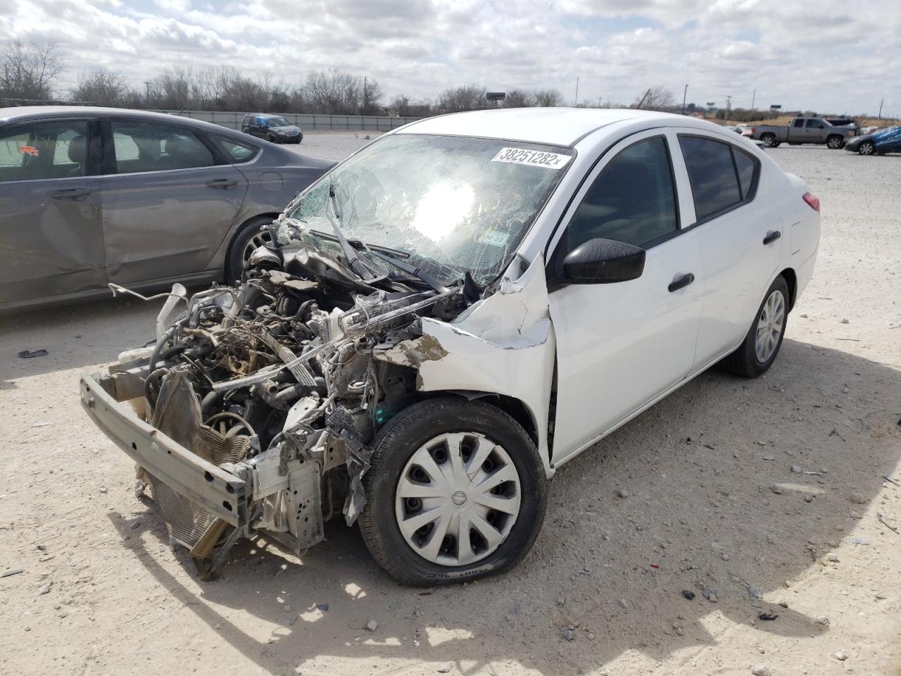 Photo 2 from auction – 2014 NISSAN VERSA S with VIN 3N1CN7AP5EL870021