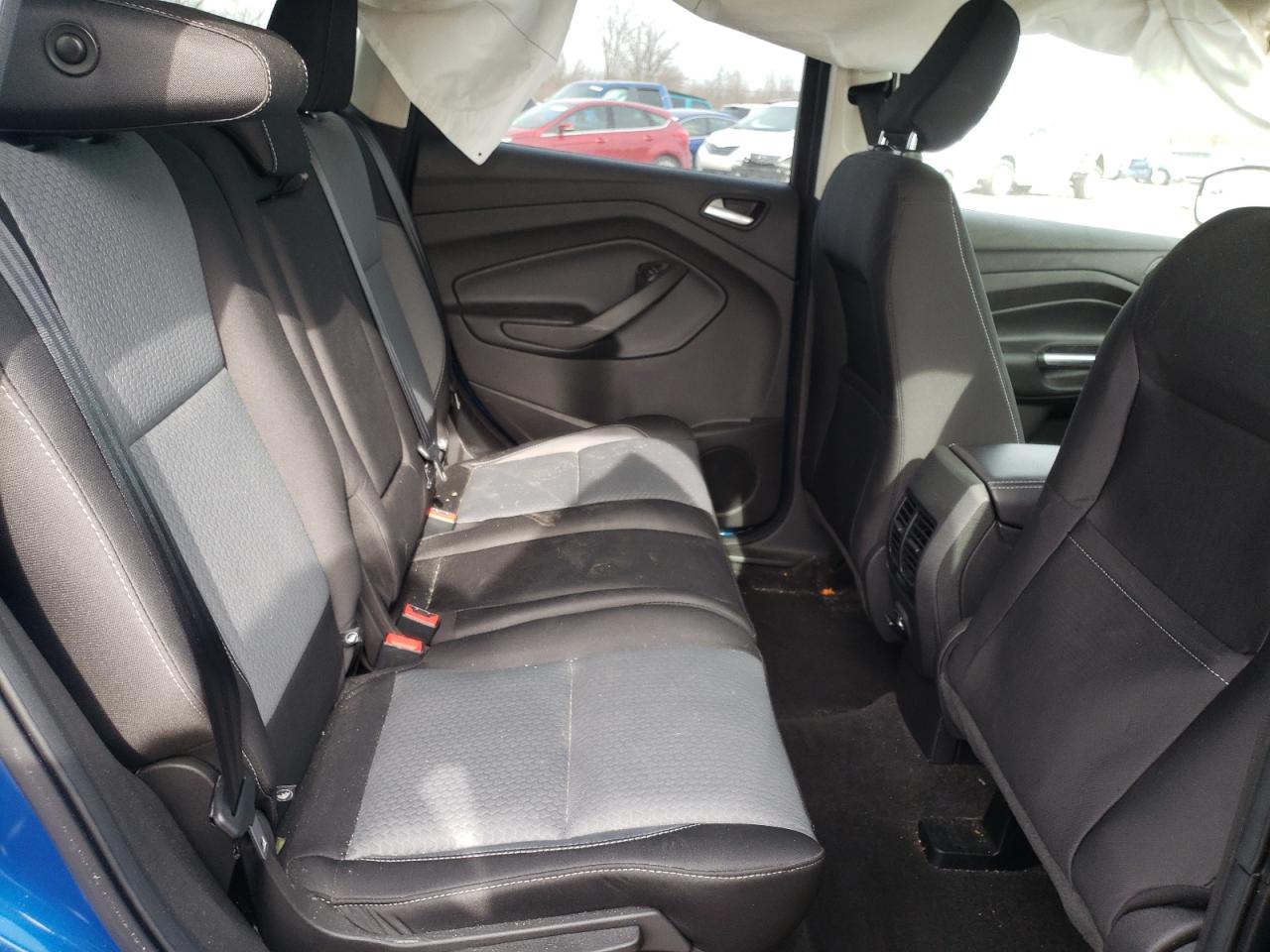 Photo 6 from auction – 2019 FORD ESCAPE SE with VIN 1FMCU0GD7KUA45700