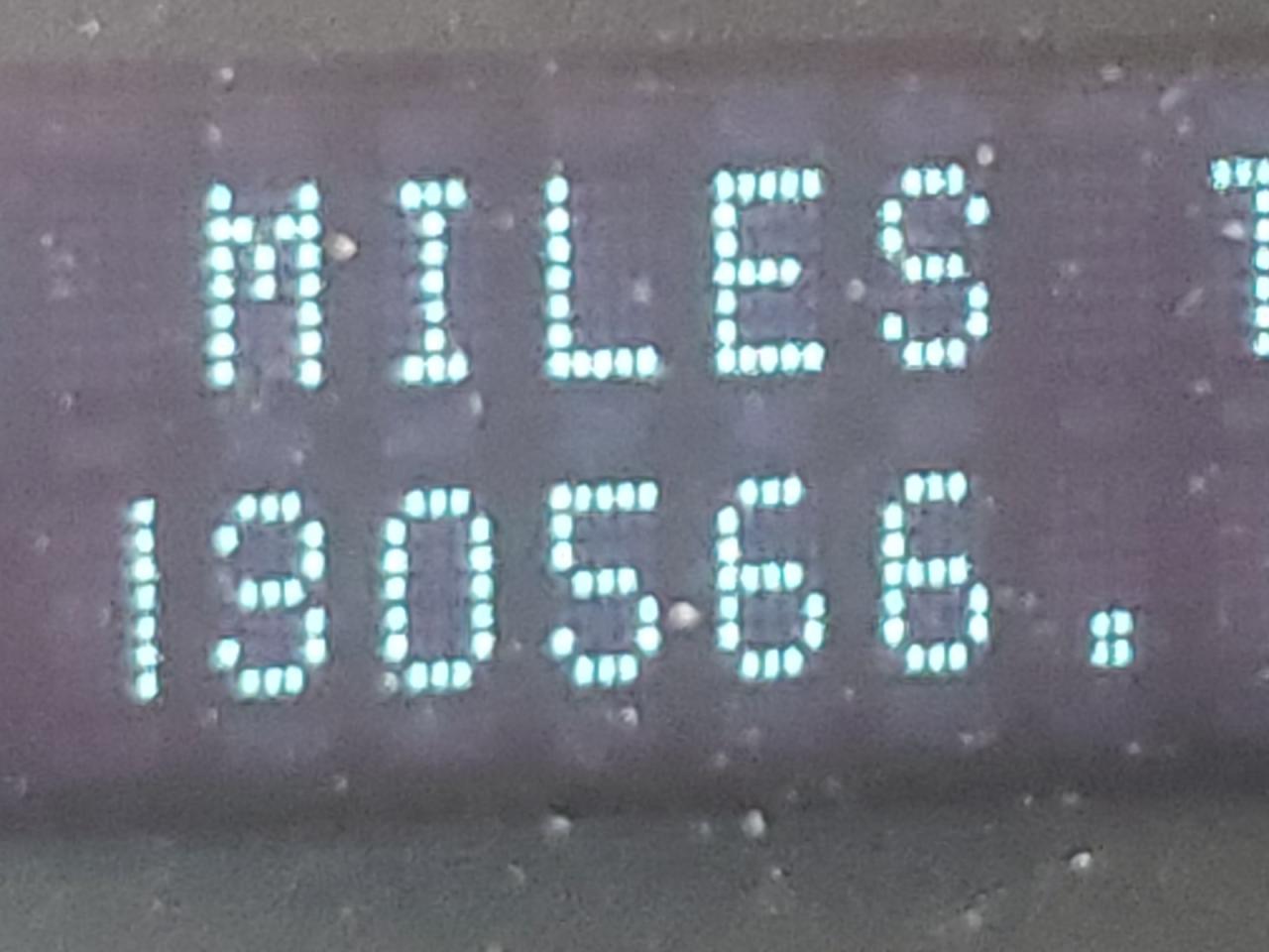 Photo 8 from auction – 2010 FORD ESCAPE XLT with VIN 1FMCU0D76AKD24550