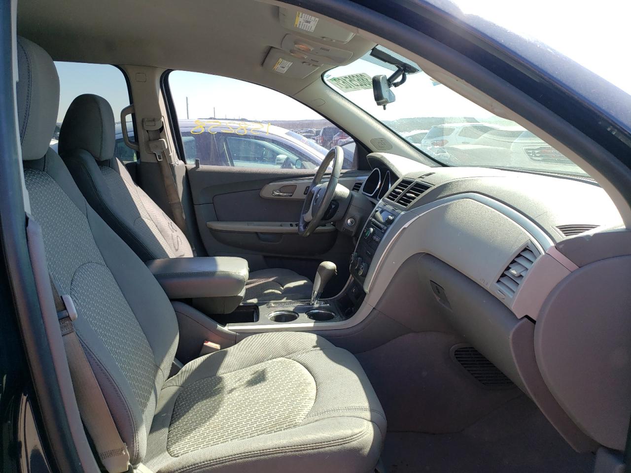 Photo 5 from auction – 2012 CHEVROLET TRAVERSE L with VIN 1GNKRFED6CJ347822