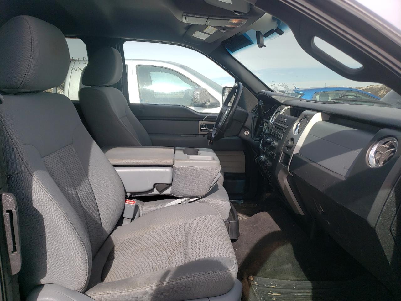 Photo 5 from auction – 2011 FORD F150 SUPER with VIN 1FTVX1EF6BKD05305