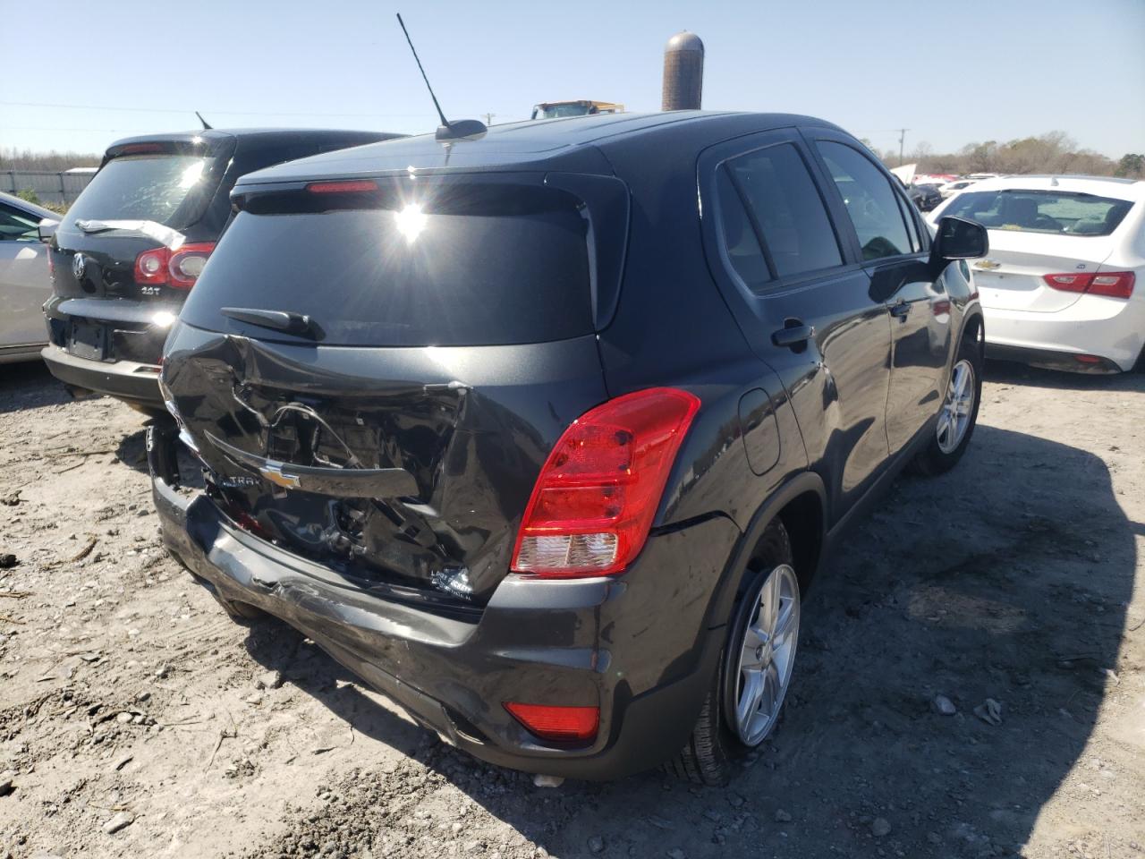 Photo 4 from auction – 2020 CHEVROLET TRAX LS with VIN 3GNCJKSB0LL215459