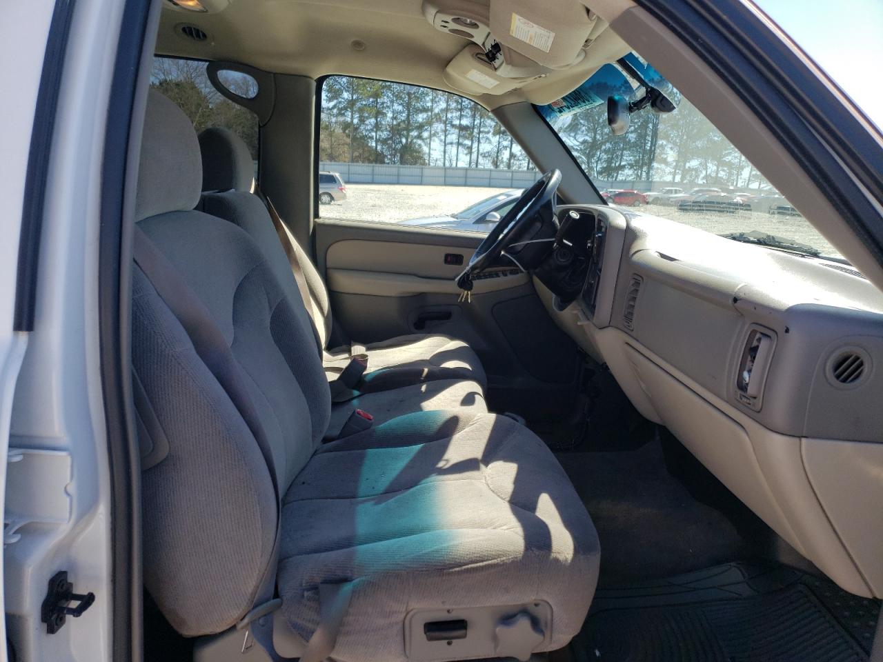 Photo 5 from auction – 2002 GMC YUKON with VIN 1GKEC13VX2J115832