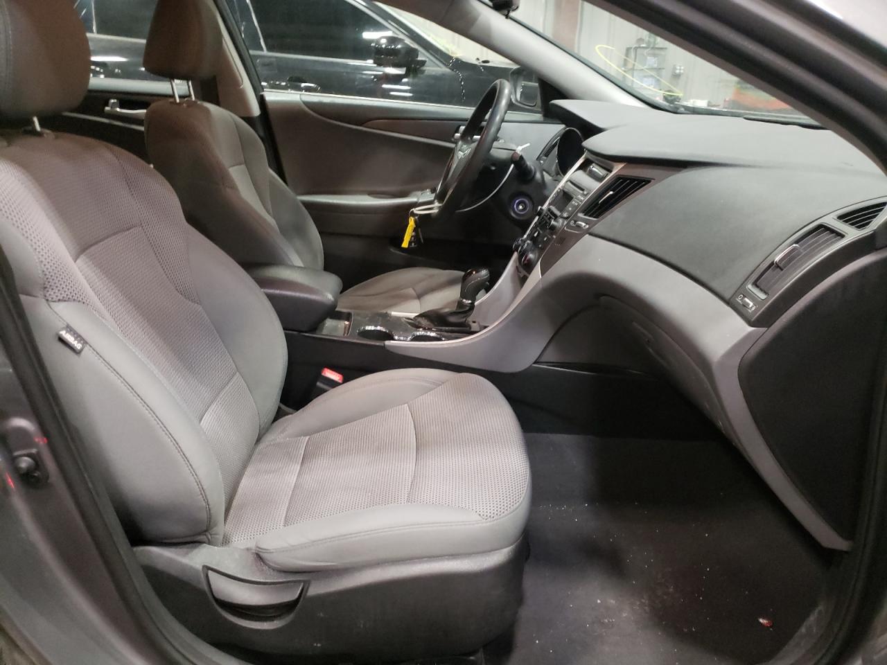 Photo 5 from auction – 2014 HYUNDAI SONATA GLS with VIN 5NPEB4ACXEH890145
