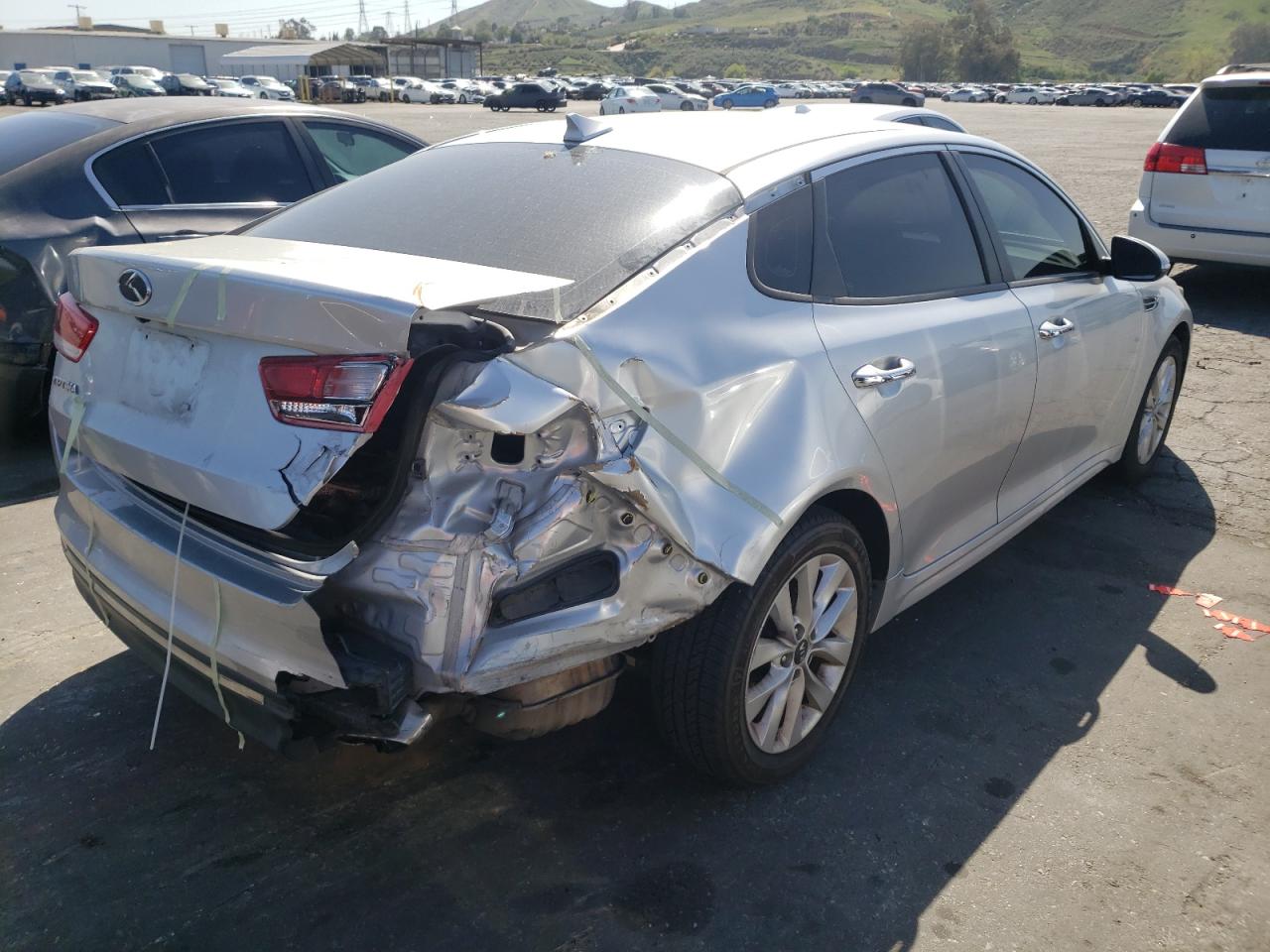 Photo 4 from auction – 2016 KIA OPTIMA LX with VIN 5XXGT4L33GG035823