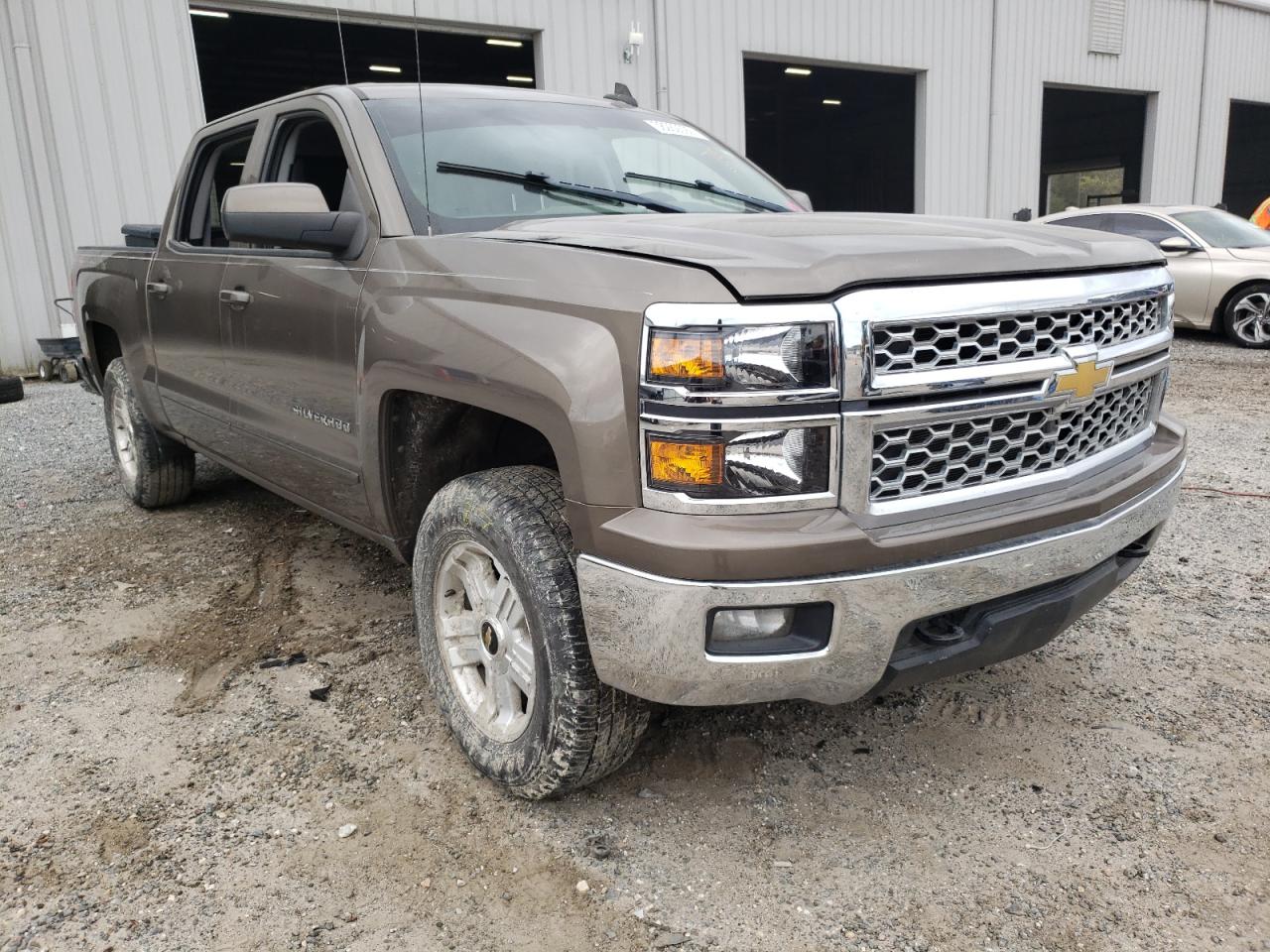 CHEVROLET SILVERADO 2015 with VIN 3GCUKREC4FG240305 - Photo from auction