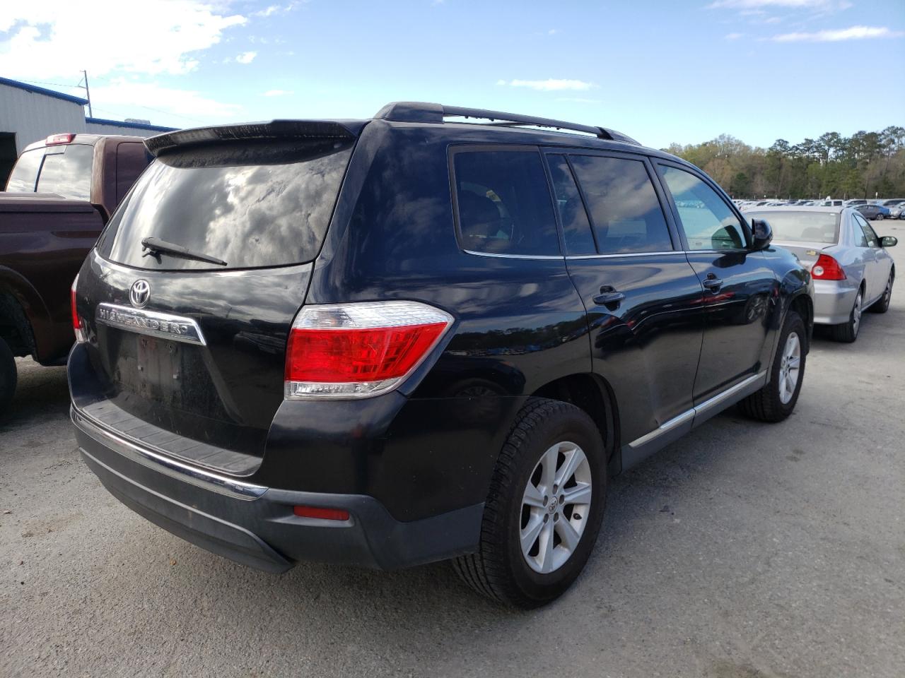 Photo 4 from auction – 2012 TOYOTA HIGHLANDER with VIN 5TDZK3EH0CS065031