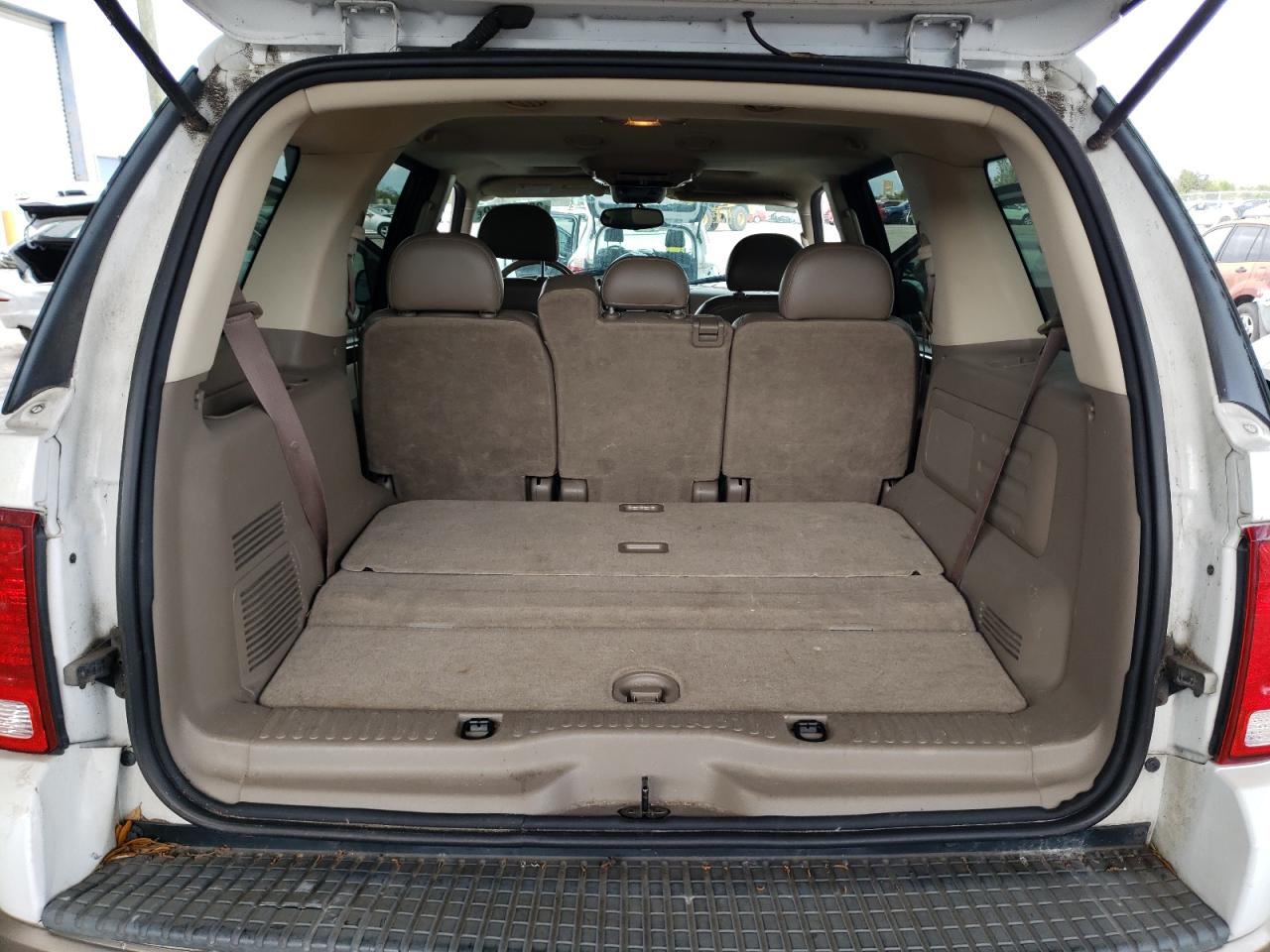 Photo 9 from auction – 2004 FORD EXPLORER E with VIN 1FMZU64K64UA99282