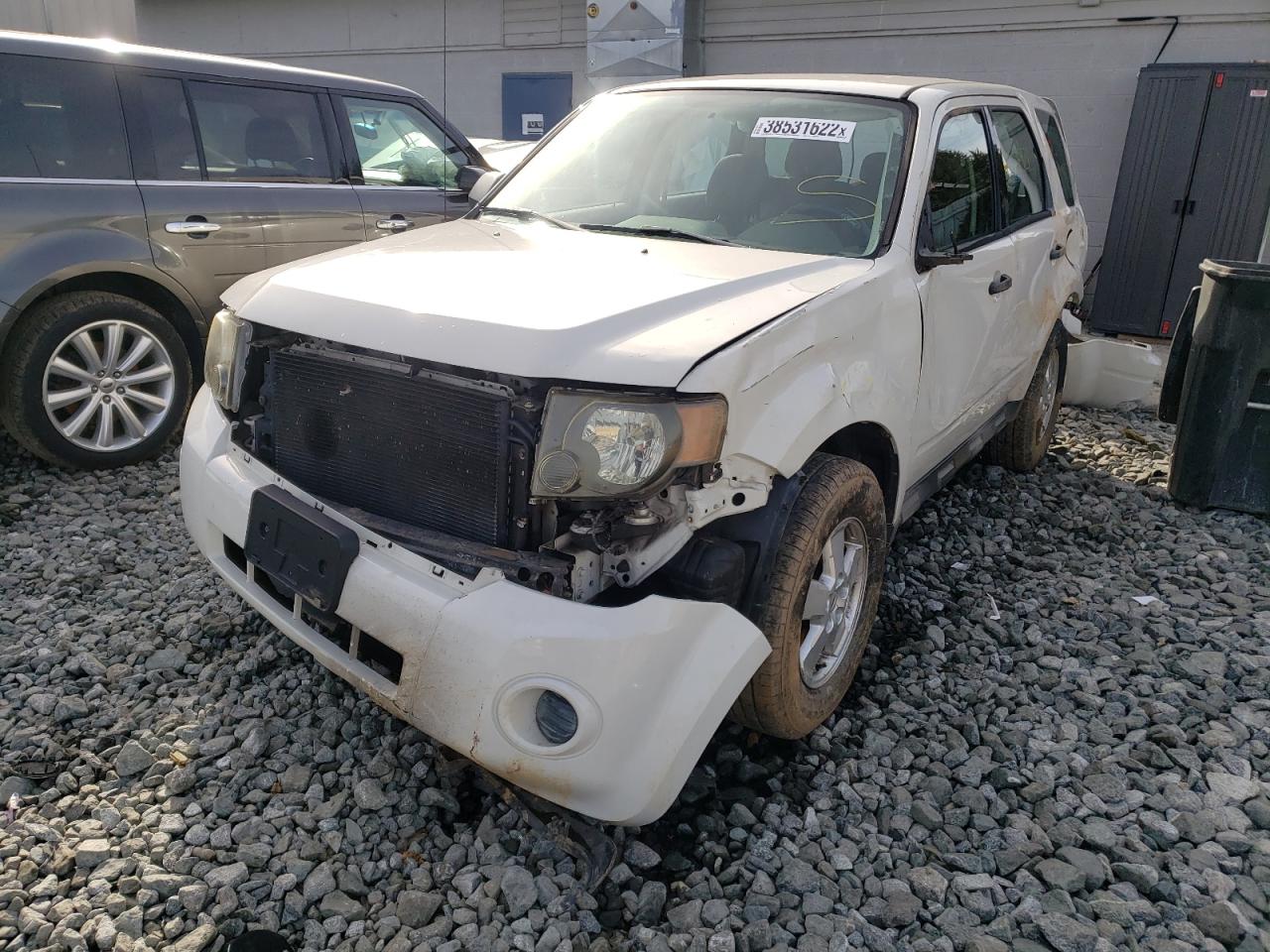 Zdjęcie 2 z aukcji – 2010 FORD ESCAPE XLS z VIN 1FMCU0C72AKD40715