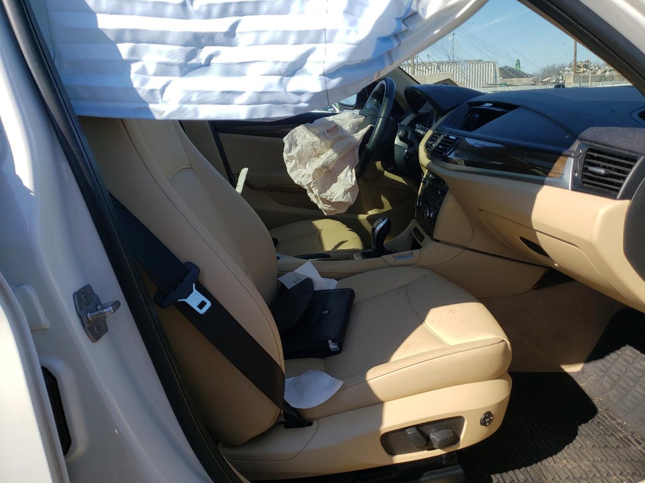Photo 5 from auction – 2015 BMW X1 XDRIVE2 with VIN WBAVL1C51FVY29680