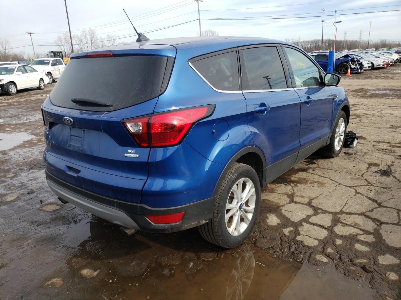 Photo 4 from auction – 2019 FORD ESCAPE SE with VIN 1FMCU0GD7KUA45700