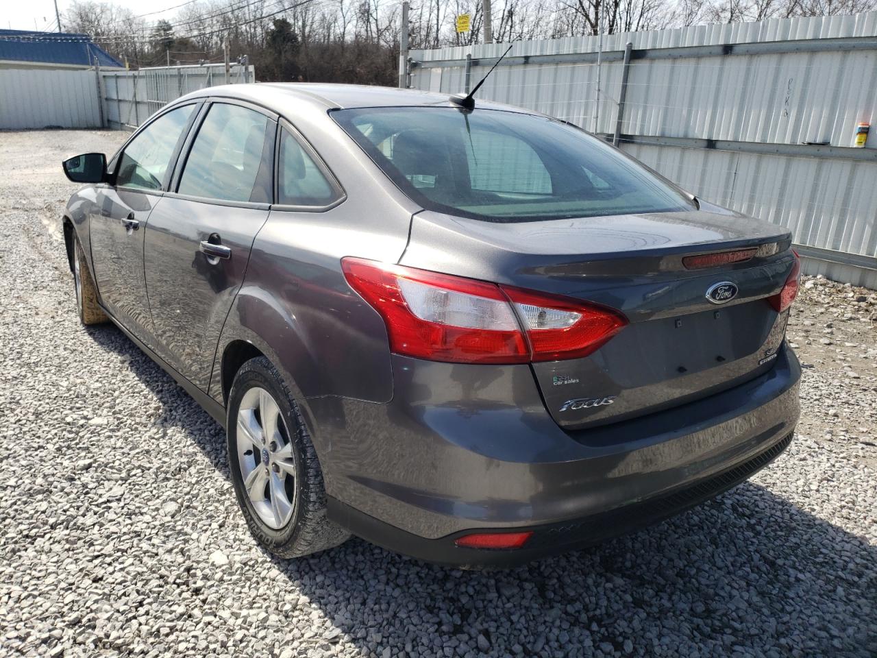 Photo 3 from auction – 2013 FORD FOCUS SE with VIN 1FADP3F24DL261486