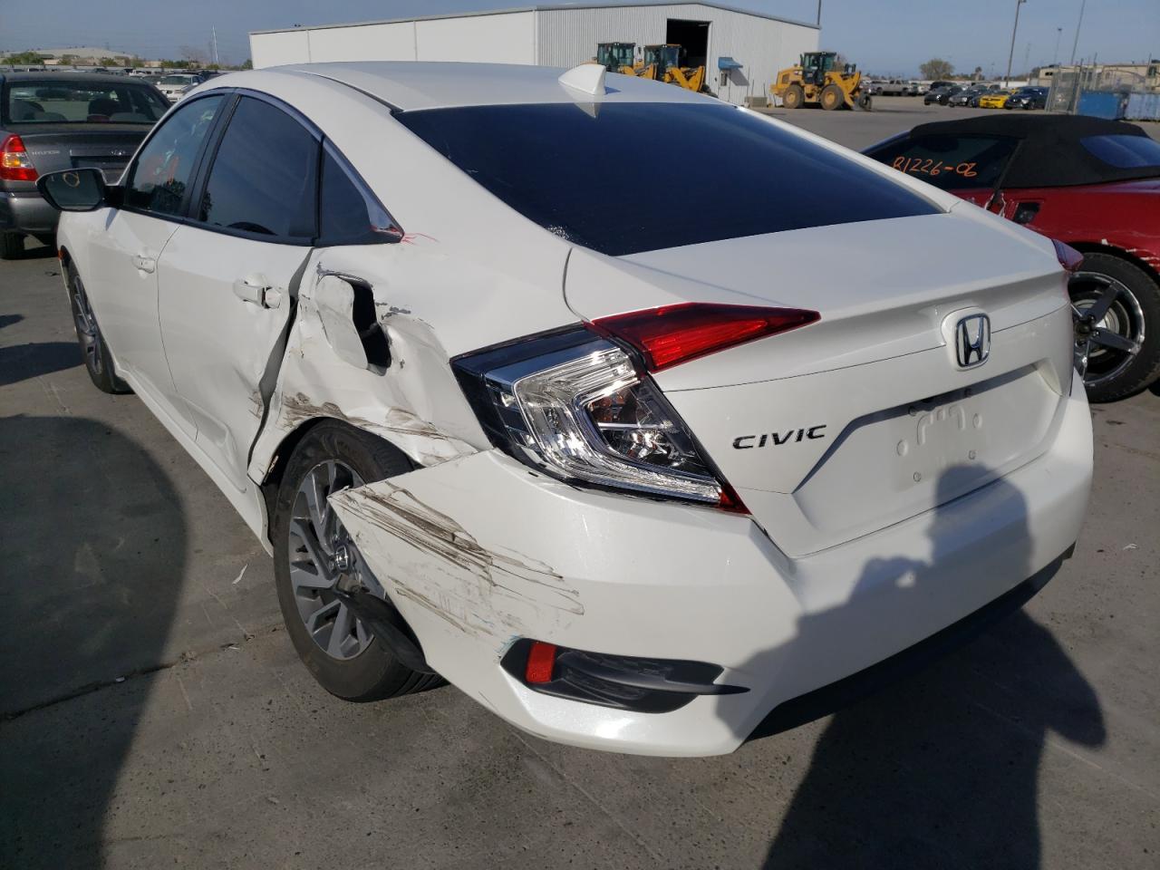 Photo 3 from auction – 2018 HONDA CIVIC EX with VIN 19XFC2F73JE208139