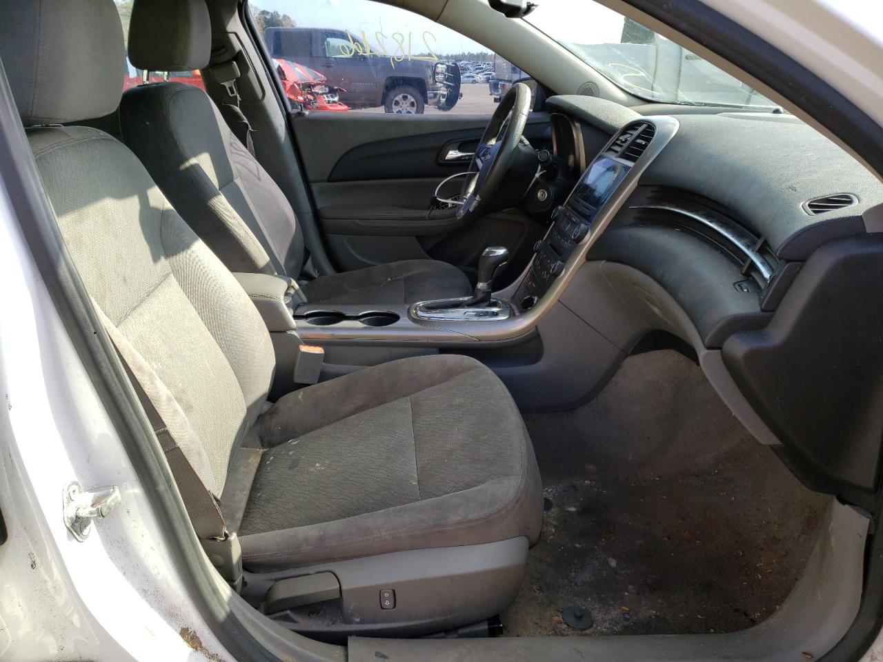 Photo 5 from auction – 2013 CHEVROLET MALIBU LS with VIN 1G11B5SA1DF236492