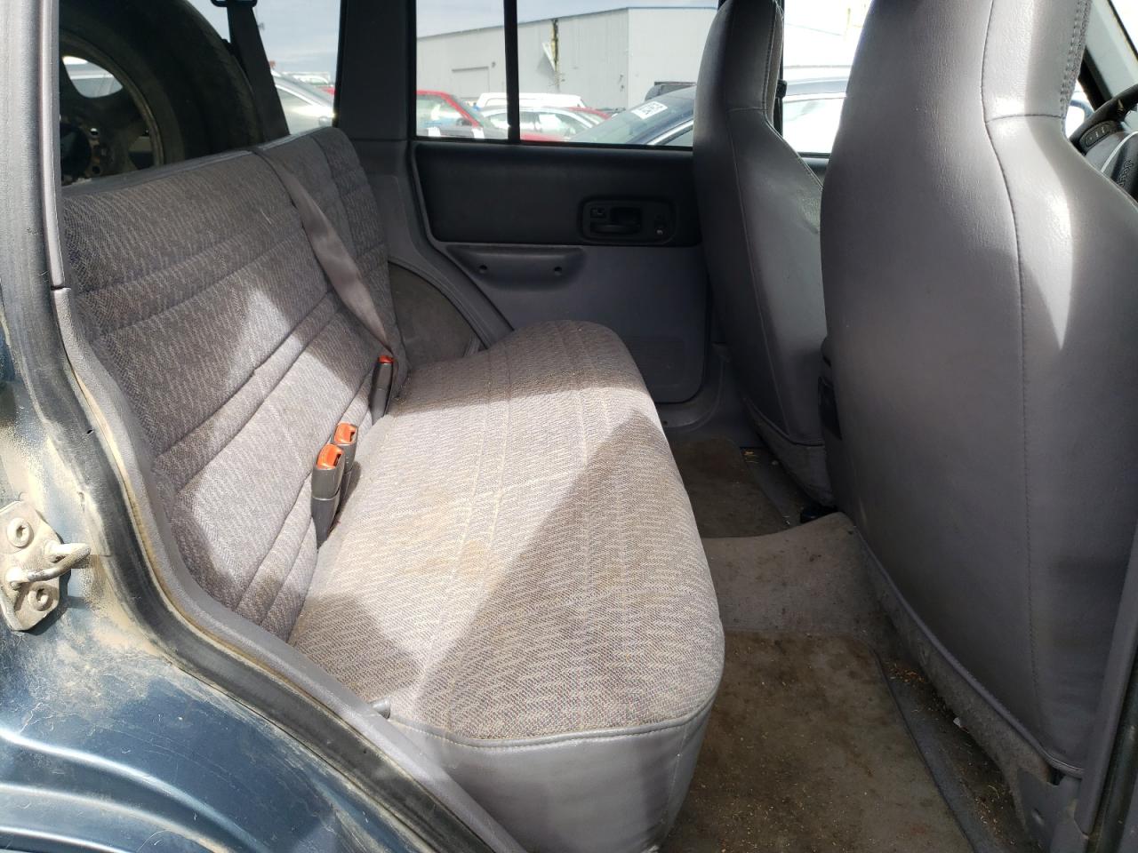 Photo 6 from auction – 1998 JEEP CHEROKEE S with VIN 1J4FJ68S4WL205869