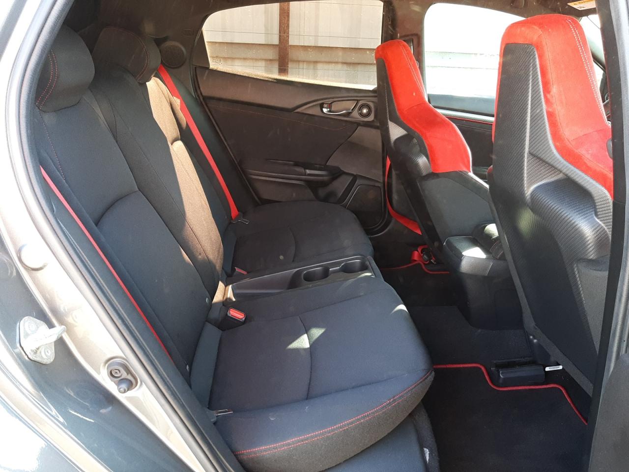 Photo 6 from auction – 2019 HONDA CIVIC TYPE with VIN SHHFK8G76KU206271