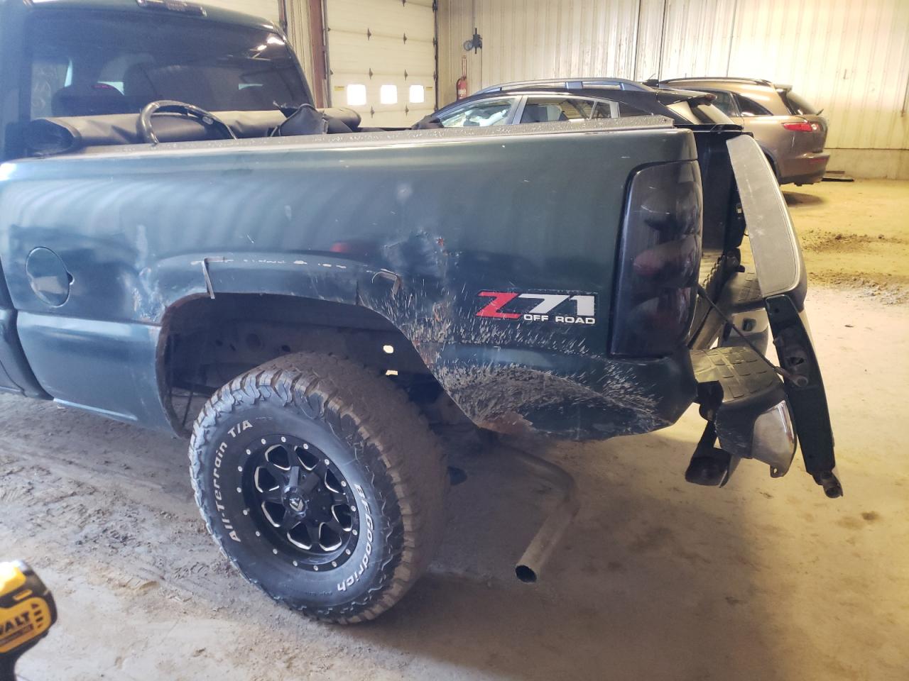 Photo 9 from auction – 2002 CHEVROLET SILVERADO with VIN 2GCEK19T421285103