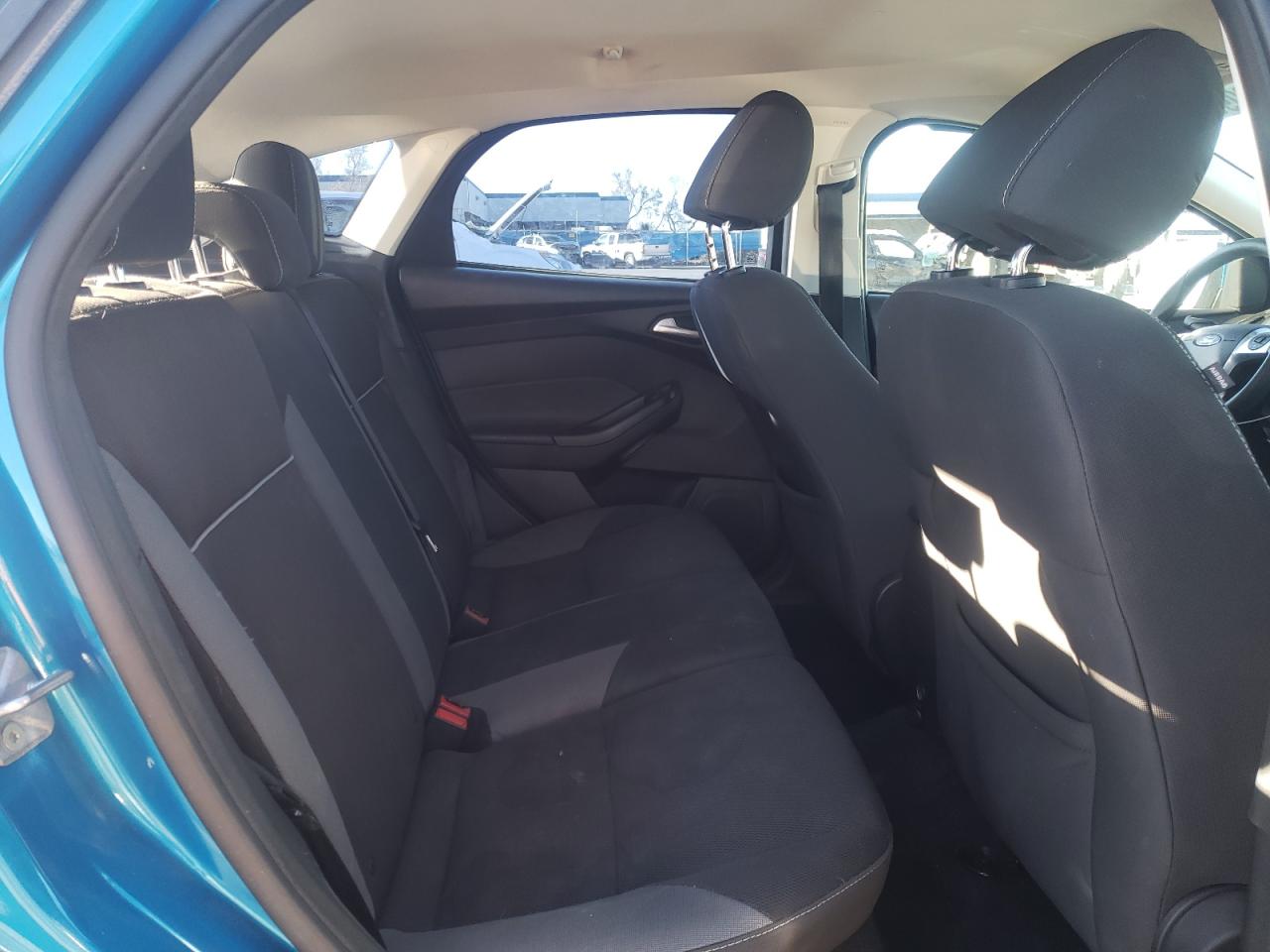 Photo 6 from auction – 2014 FORD FOCUS SE with VIN 1FADP3K22EL197732