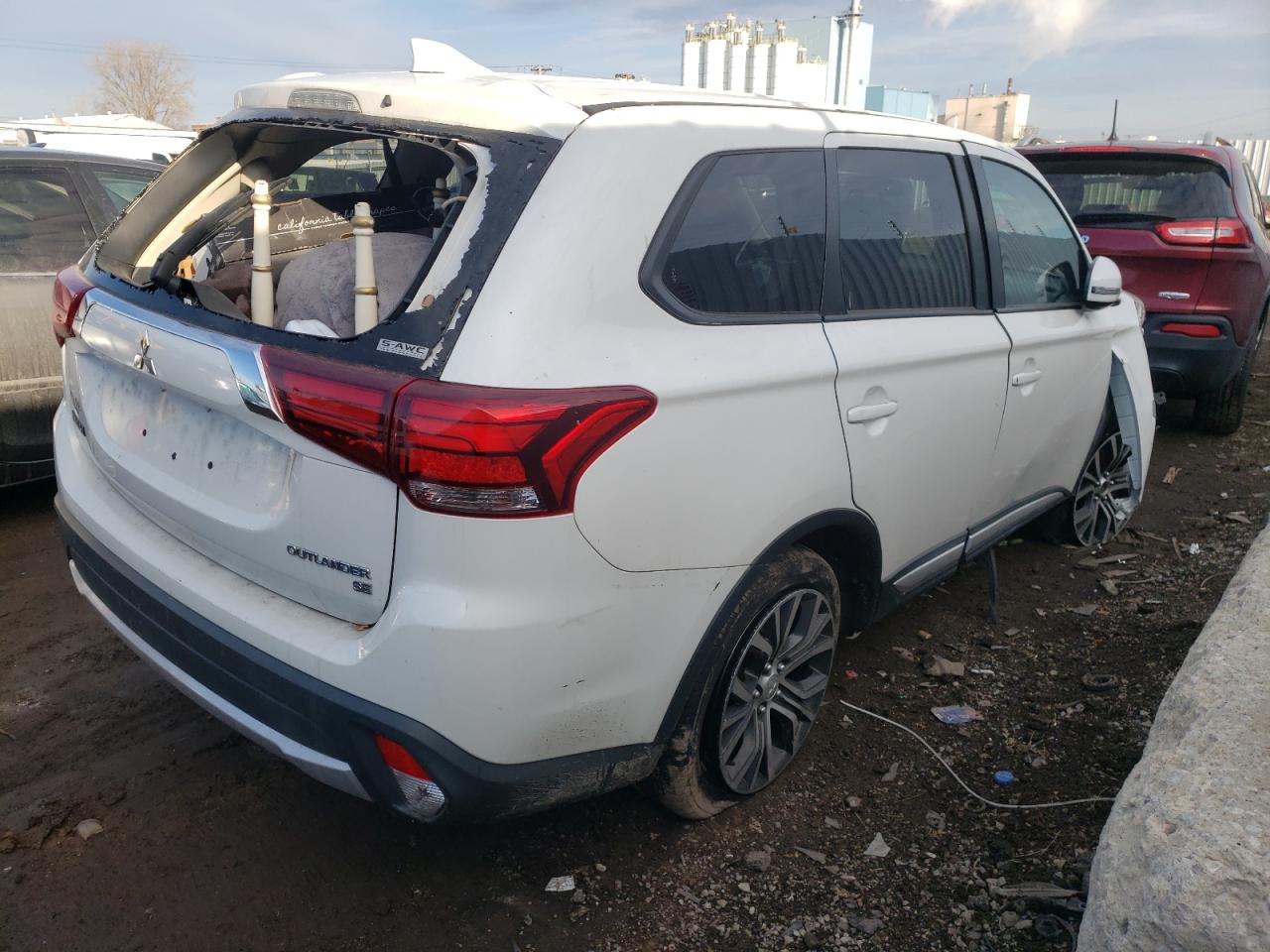 Photo 4 from auction – 2018 MITSUBISHI OUTLANDER with VIN JA4AZ3A34JZ038293