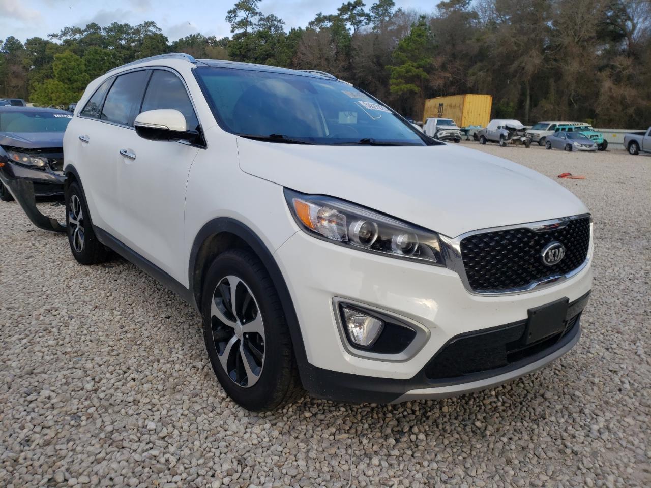 Photo 1 from auction – 2018 KIA SORENTO EX with VIN 5XYPH4A11JG407911