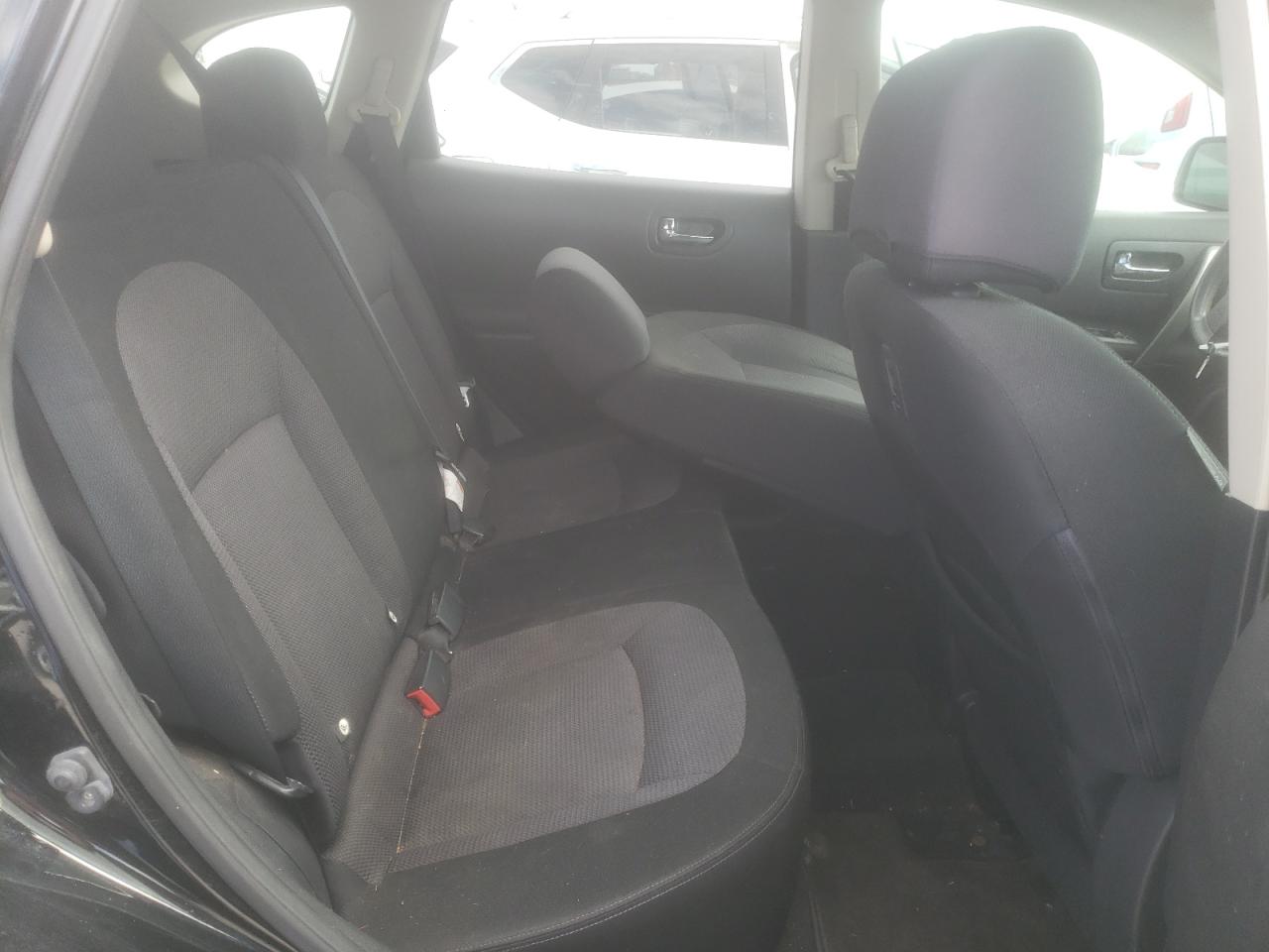 Photo 6 from auction – 2013 NISSAN ROGUE S with VIN JN8AS5MT1DW503379