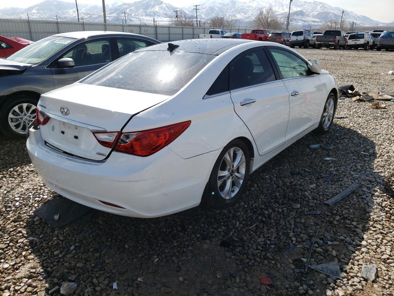 Photo 4 from auction – 2012 HYUNDAI SONATA SE with VIN 5NPEC4AC7CH383777