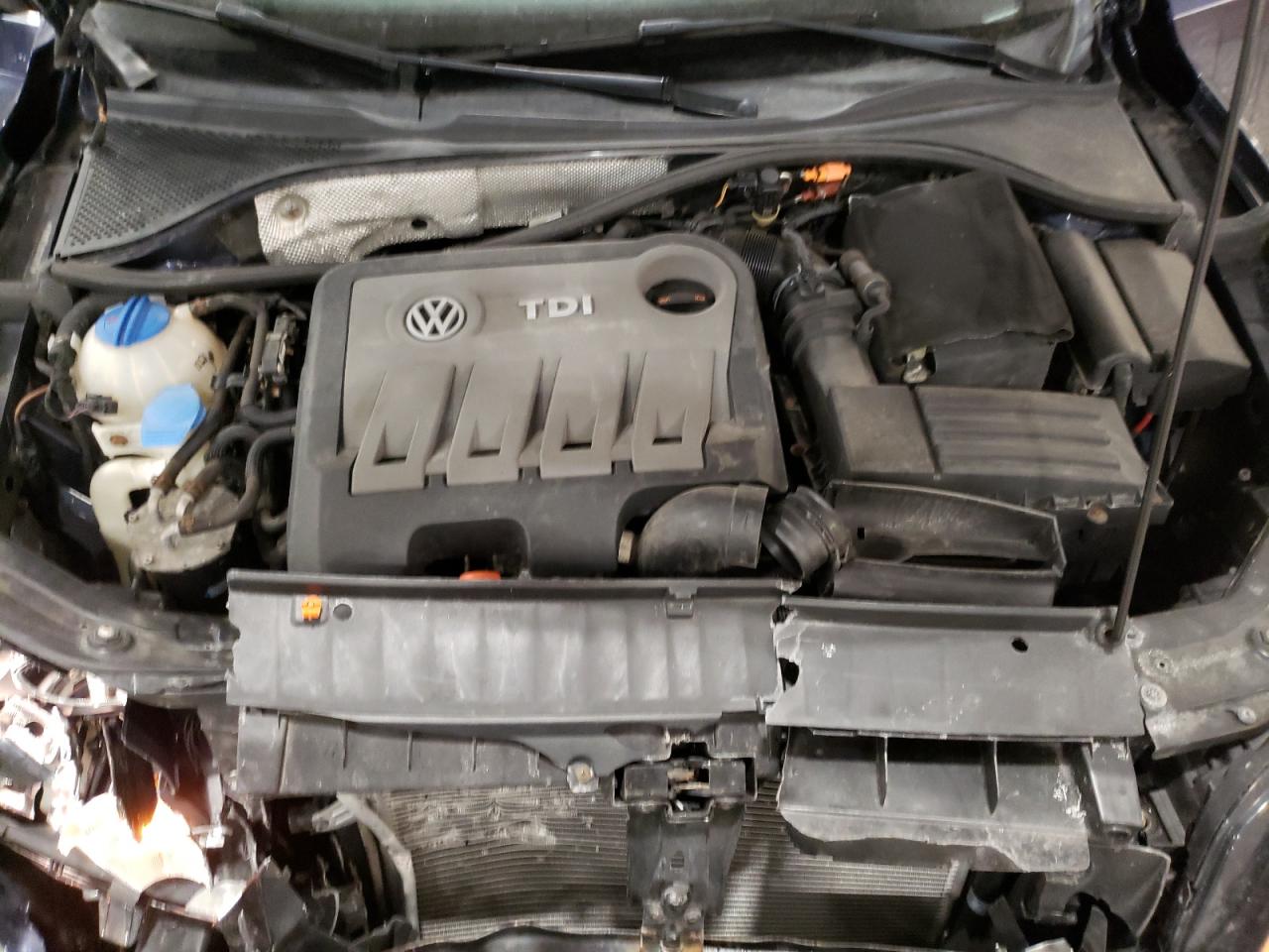 Photo 7 from auction – 2012 VOLKSWAGEN PASSAT SE with VIN 1VWBN7A32CC043315