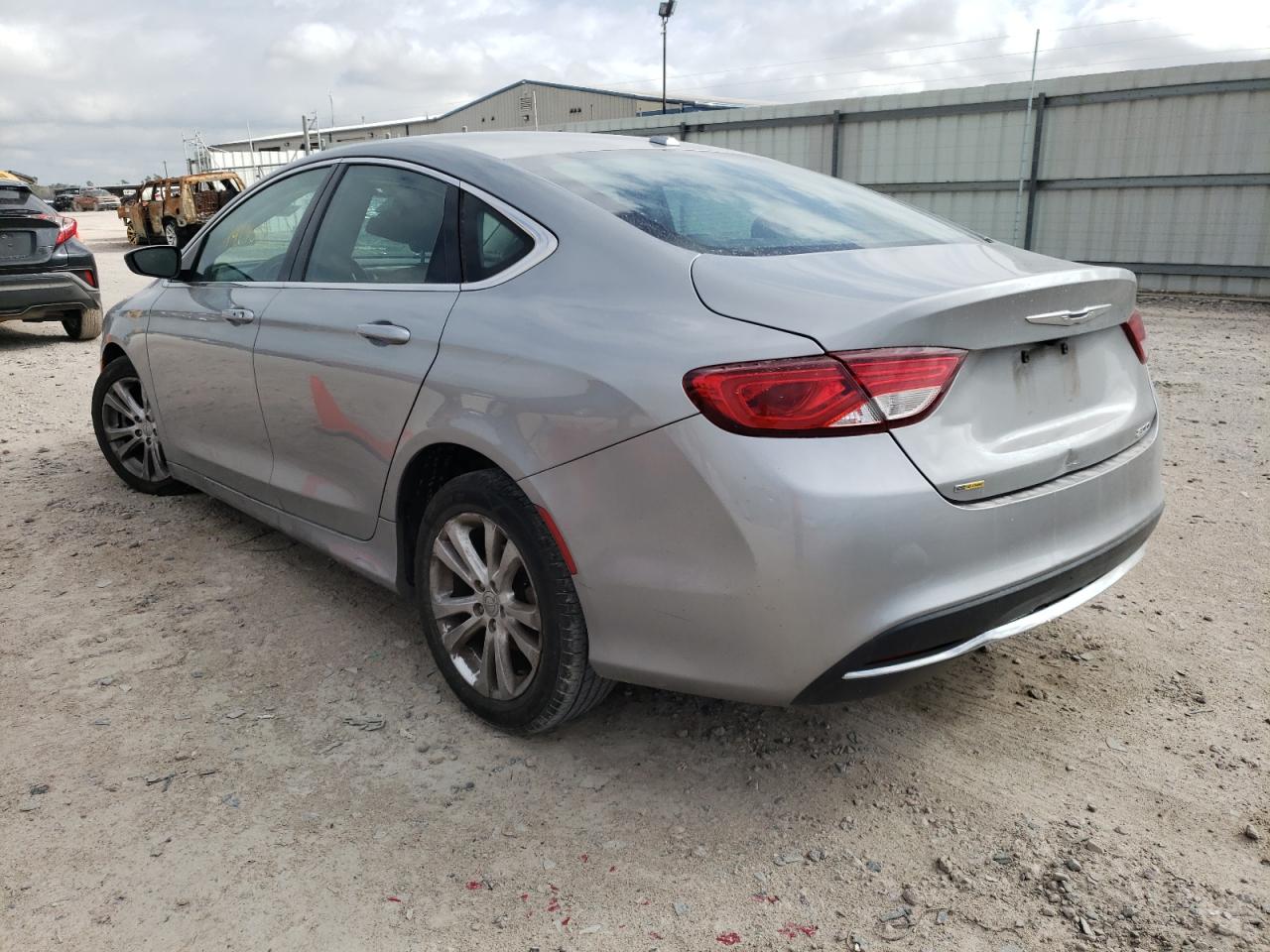 Photo 3 from auction – 2015 CHRYSLER 200 LIMITE with VIN 1C3CCCAB9FN666277