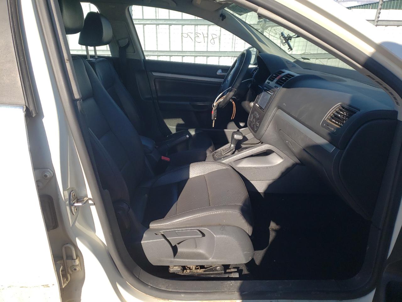 Photo 5 from auction – 2008 VOLKSWAGEN JETTA SE with VIN 3VWRZ71K98M079261