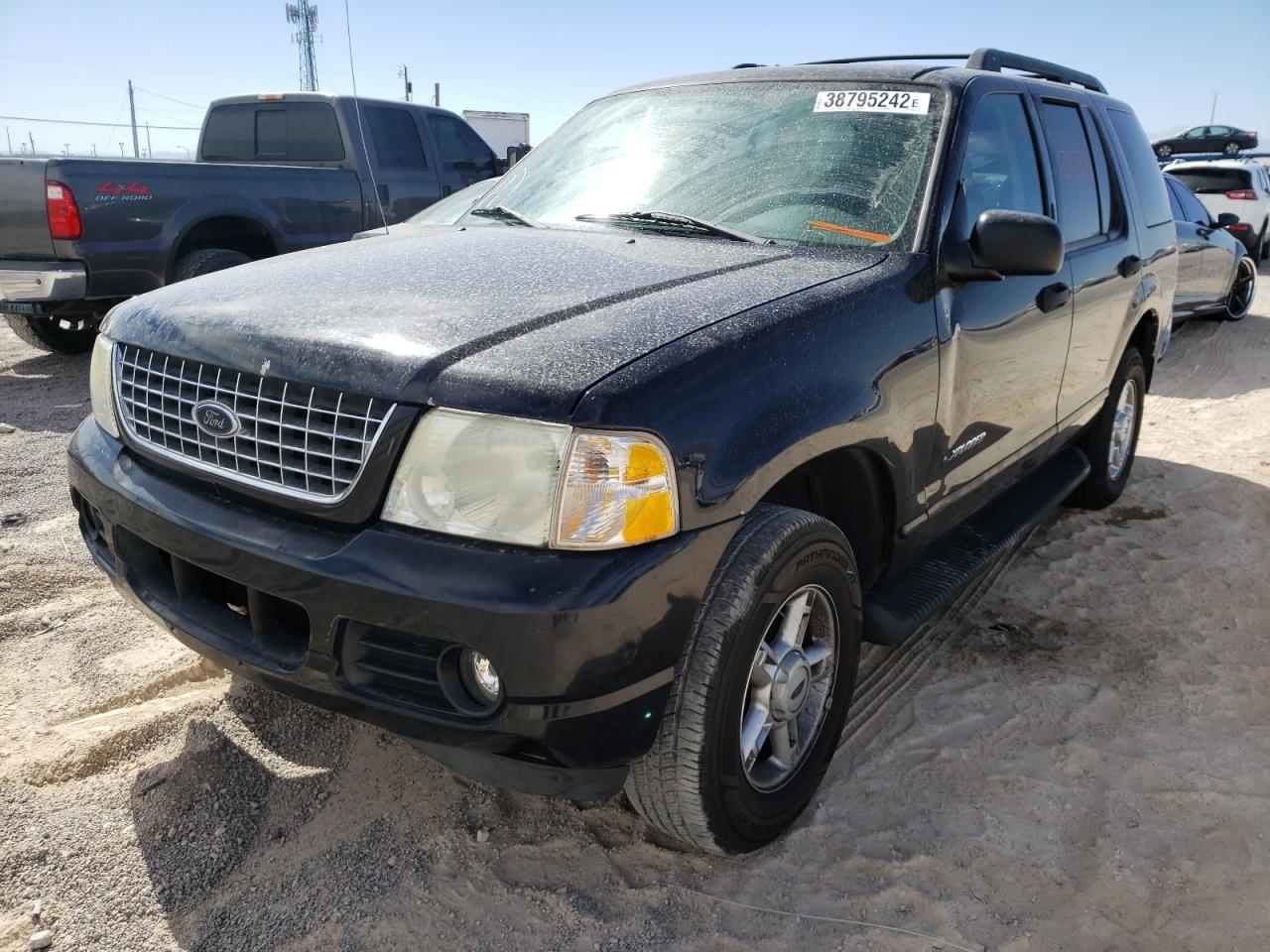 Photo 2 from auction – 2005 FORD EXPLORER X with VIN 1FMDU63E75ZA37402