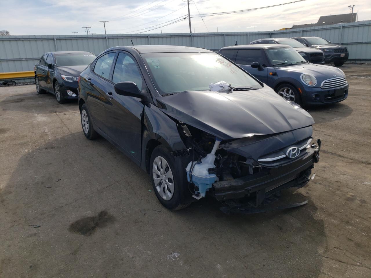 HYUNDAI ACCENT SE 2017 with VIN KMHCT4AE5HU339004 - Photo from auction