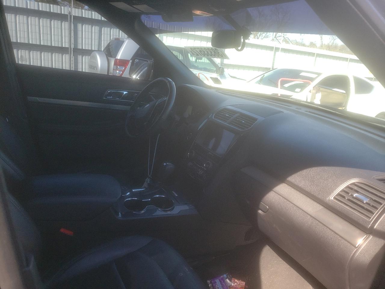 Photo 5 from auction – 2018 FORD EXPLORER X with VIN 1FM5K8DH4JGA51004