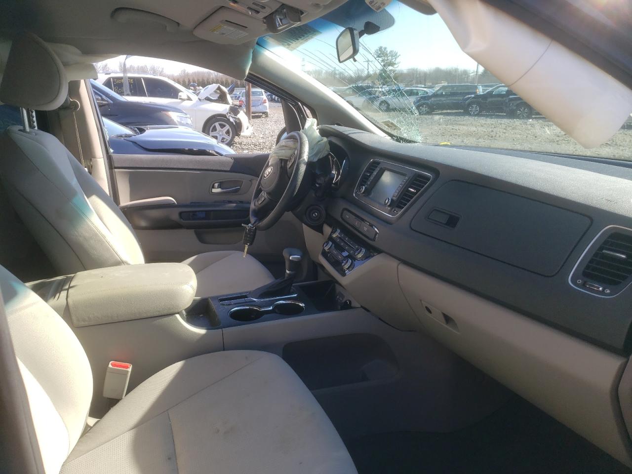 Photo 5 from auction – 2019 KIA SEDONA LX with VIN KNDMB5C19K6528360