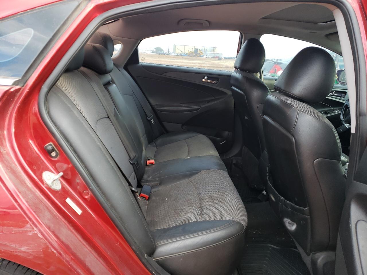 Photo 6 from auction – 2011 HYUNDAI SONATA SE with VIN 5NPEC4AC9BH066274