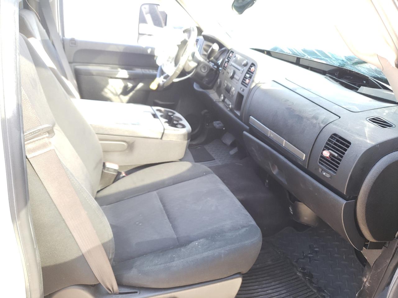 Photo 5 from auction – 2013 CHEVROLET SILVERADO with VIN 3GCPKSE7XDG195231