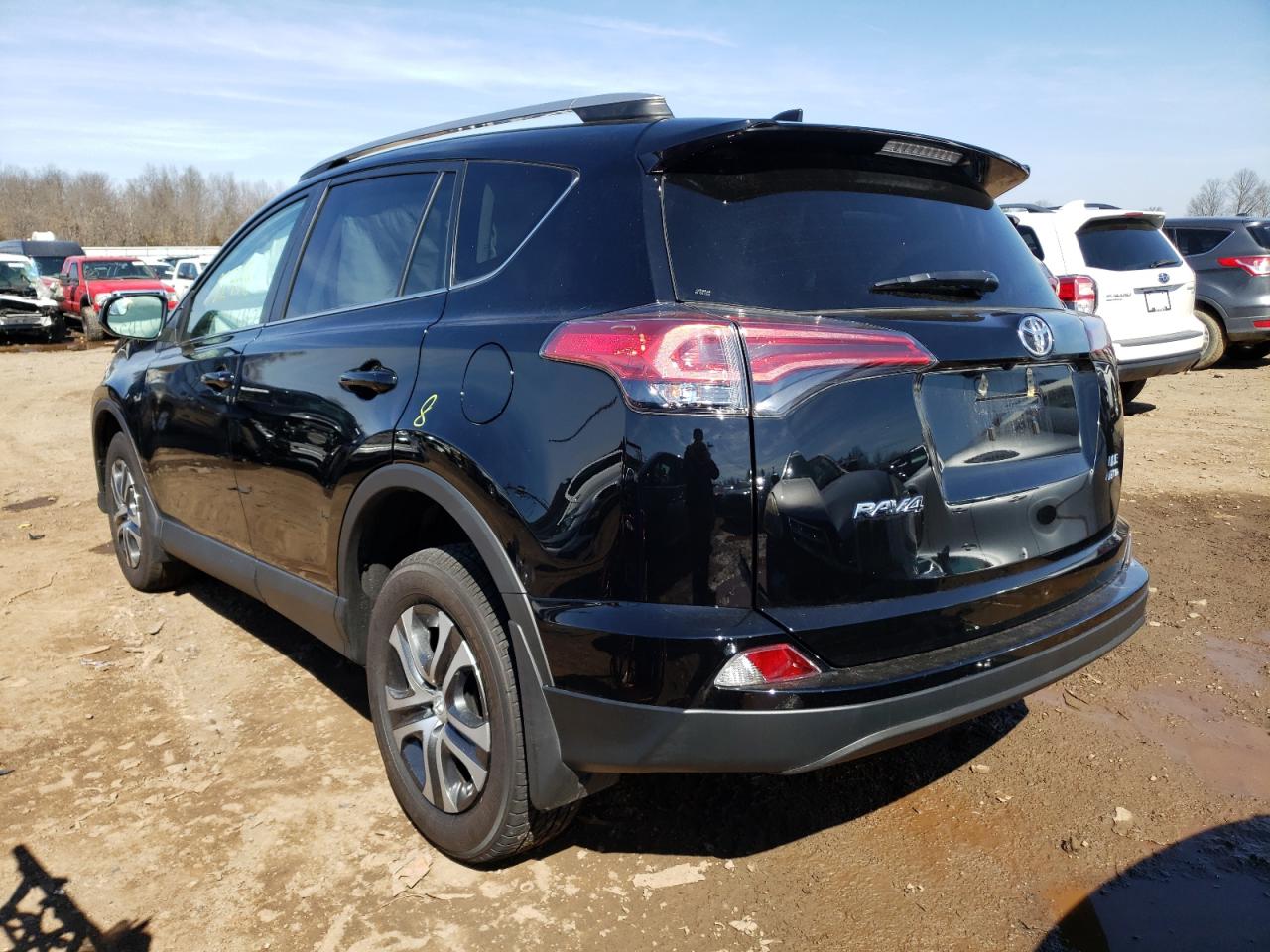 Photo 3 from auction – 2018 TOYOTA RAV4 LE with VIN 2T3BFREV7JW828334