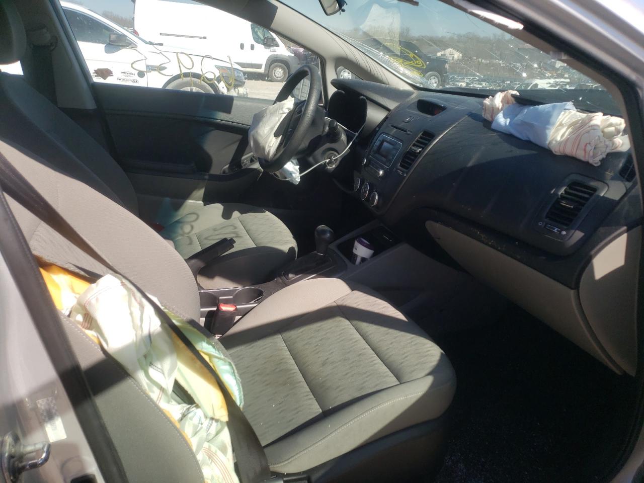 Photo 5 from auction – 2015 KIA FORTE LX with VIN KNAFK4A67F5368280