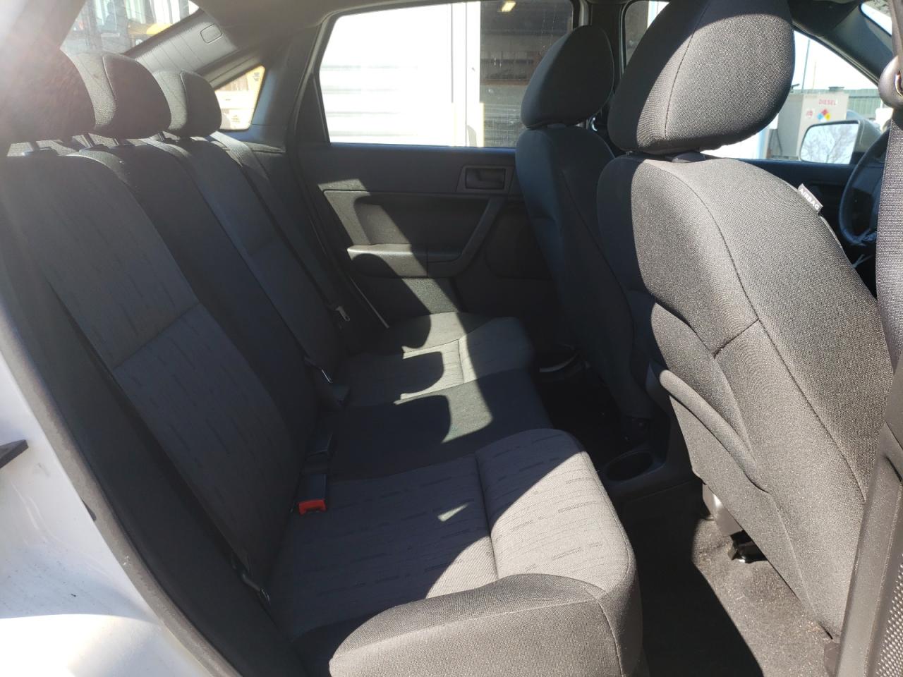 Photo 6 from auction – 2010 FORD FOCUS SE with VIN 1FAHP3FN0AW203980