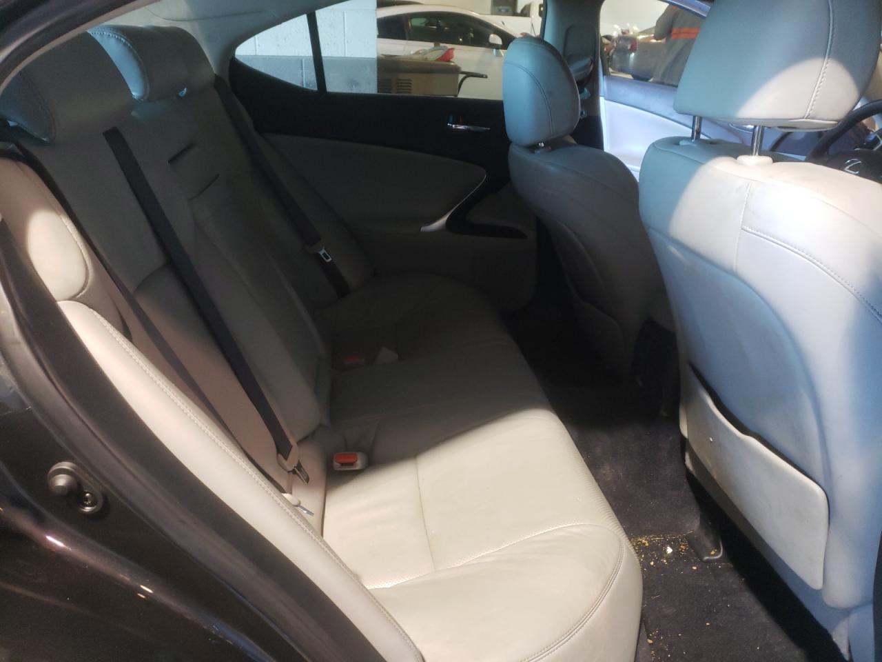 Photo 6 from auction – 2006 LEXUS IS 250 with VIN JTHCK262762007244