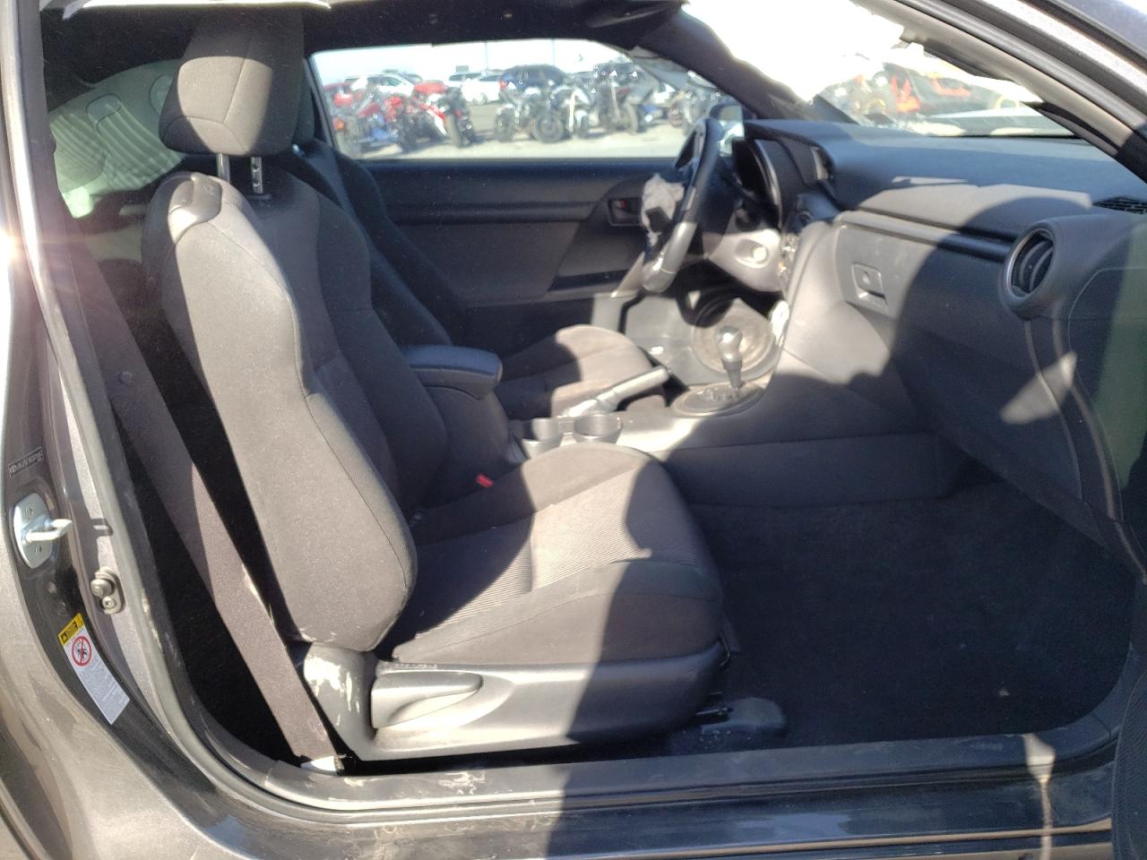 Photo 5 from auction – 2012 TOYOTA SCION TC with VIN JTKJF5C78C3025653