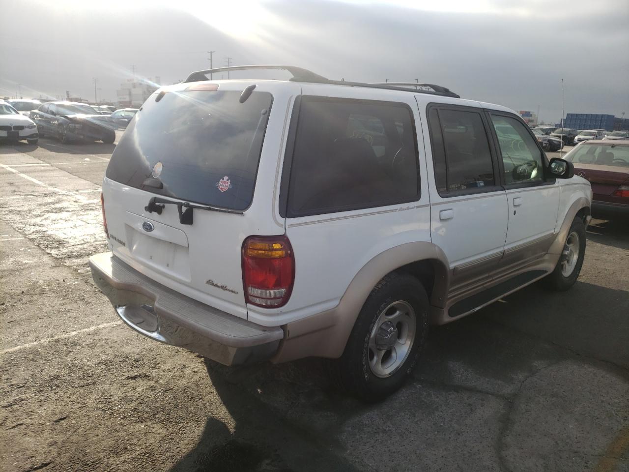 Photo 4 from auction – 1998 FORD EXPLORER with VIN 1FMZU34E7WZC23722