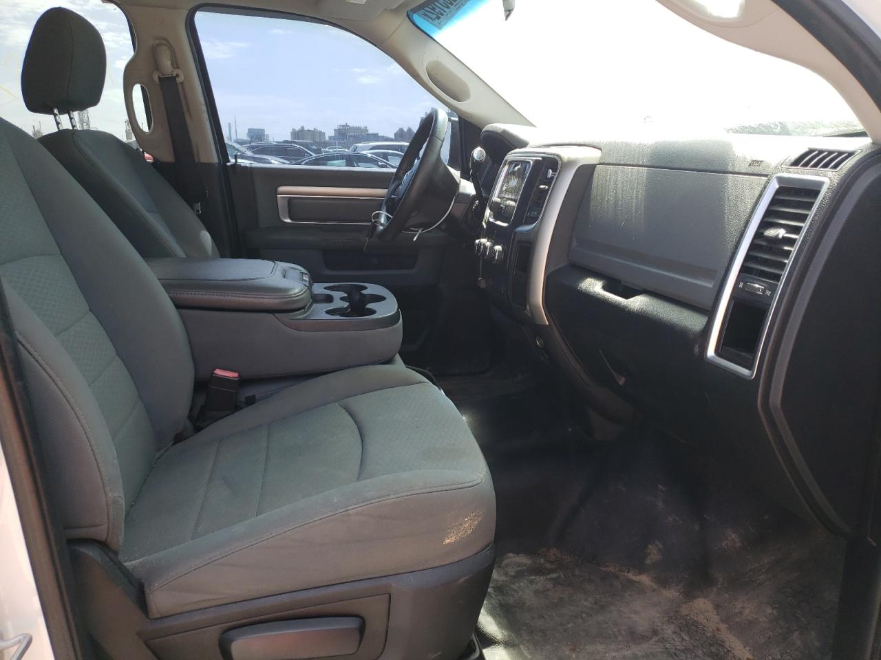Photo 5 from auction – 2013 RAM 2500 SLT with VIN 3C6TR5DT0DG554989