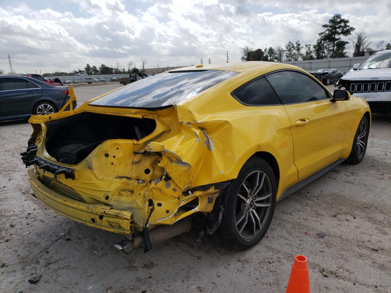 Photo 4 from auction – 2016 FORD MUSTANG with VIN 1FA6P8TH9G5307689