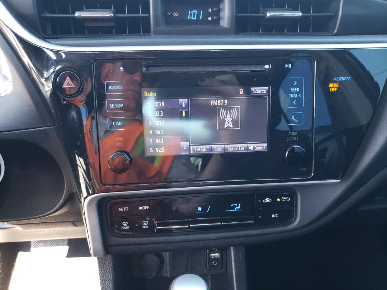 Photo 9 from auction – 2018 TOYOTA COROLLA L with VIN 5YFBURHE4JP815536